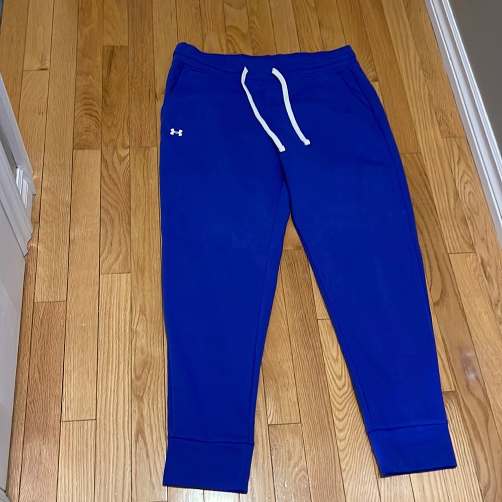 Under Armour athletic  sweat pants size large. New without tags